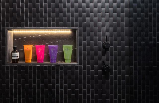 Harbourside Chic modern-bathroom