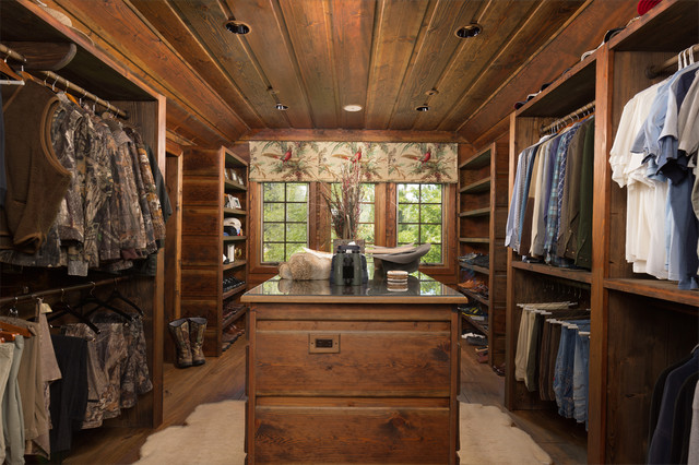 Valhalla Lodge, Lupton, MI rustic-wardrobe