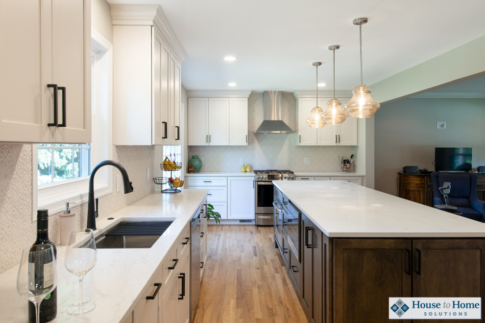 Kitchen - transitional kitchen idea in DC Metro