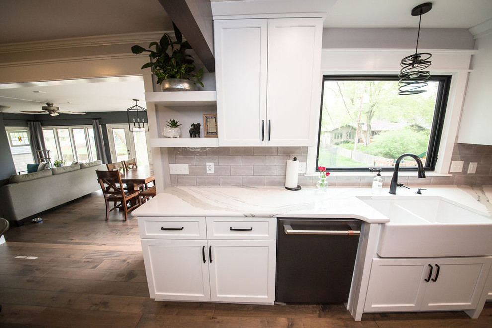 Transitional kitchen photo in Omaha