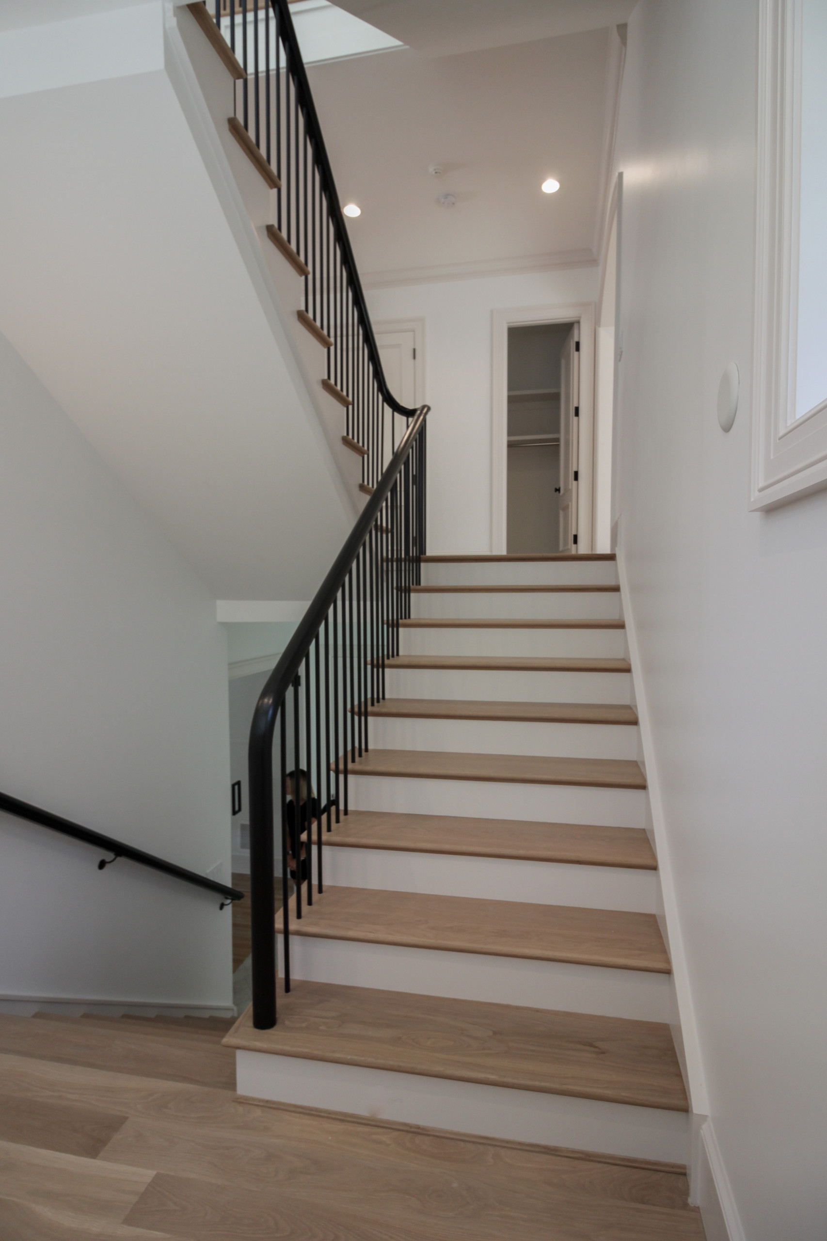 88_Clean & Modern Staircase, Arlington VA 22207