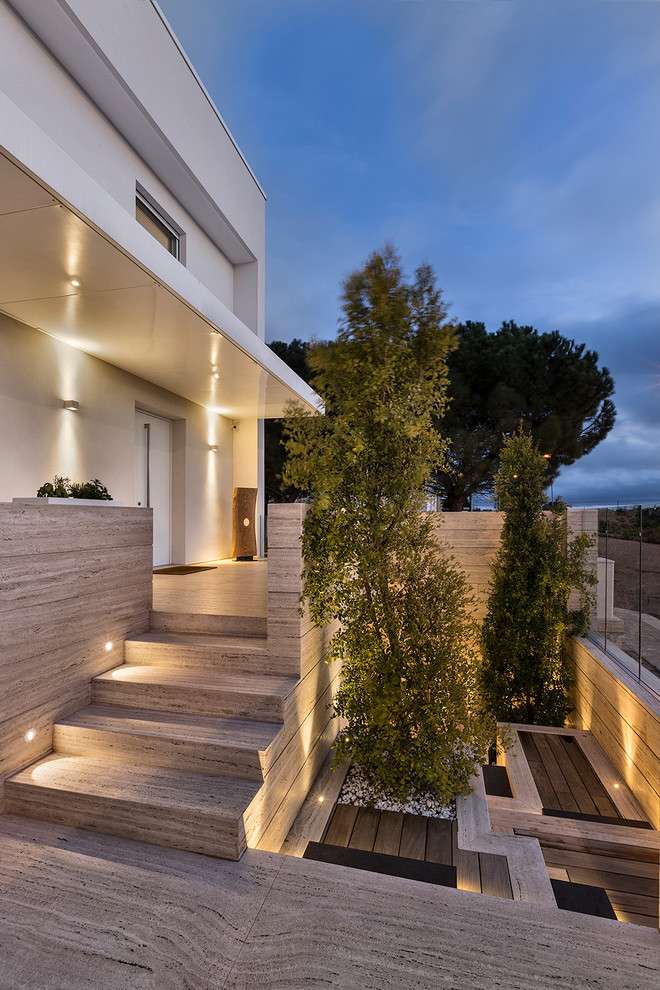 This is an example of a contemporary home in Bari.