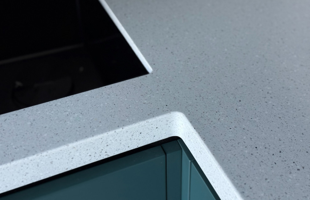 Кухня  угловая  в цвете Диамант серый