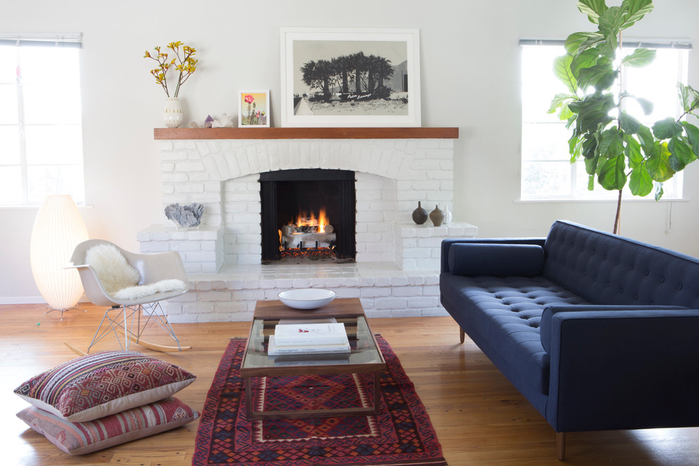 Eclectic living room photo in Los Angeles