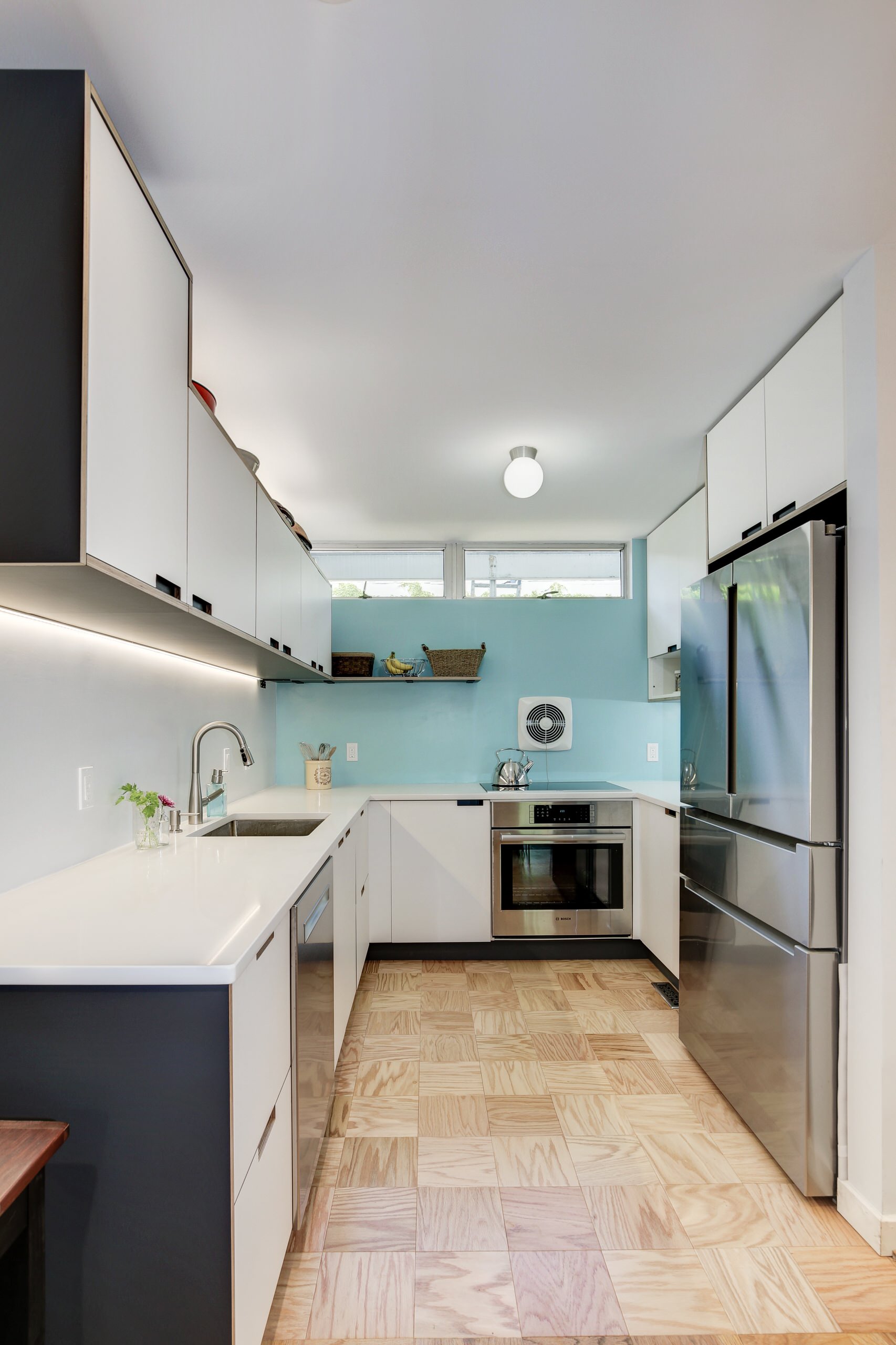 322 n st sw kitchen_005.jpg