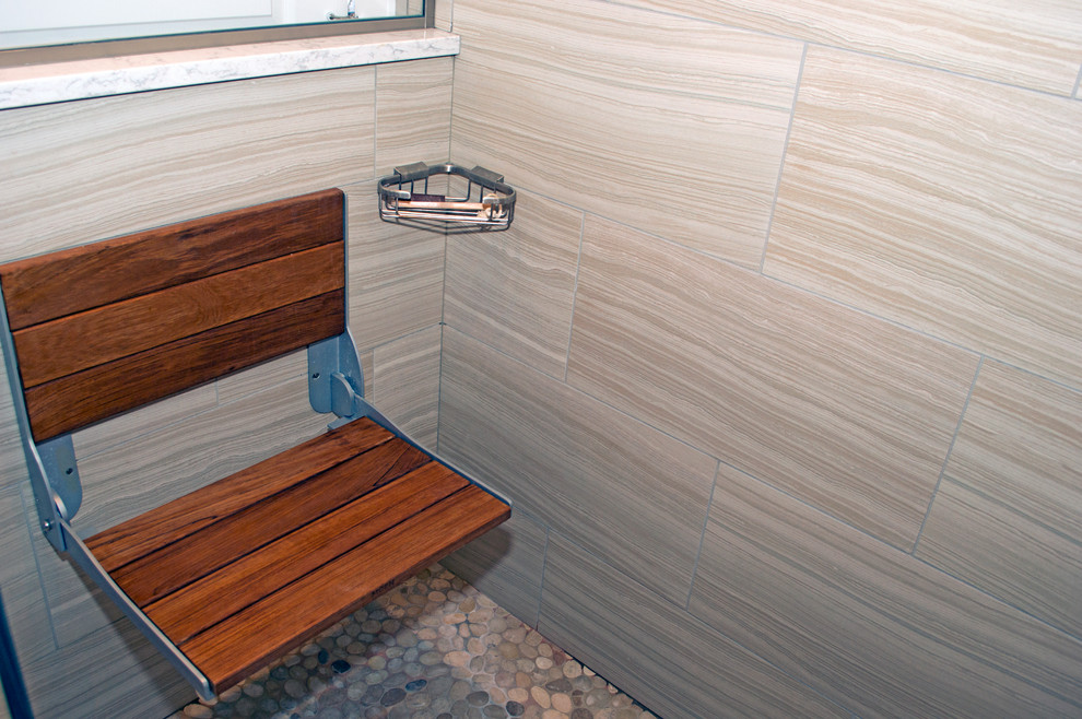 Sauna - large transitional beige tile and porcelain tile porcelain tile sauna idea in Seattle with an undermount sink, shaker cabinets, gray cabinets, quartz countertops, an undermount tub, a bidet and gray walls