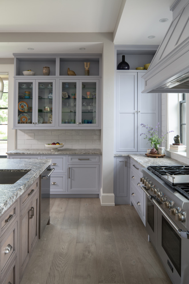 Kitchen - traditional kitchen idea in Boston