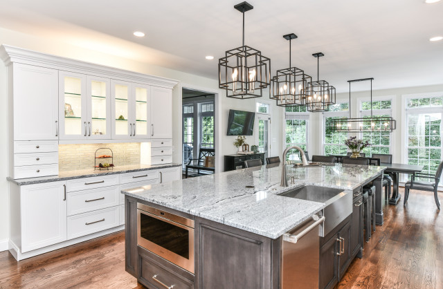 Transitional Lansdowne Kitchen Renovation klassisch-modern-kueche