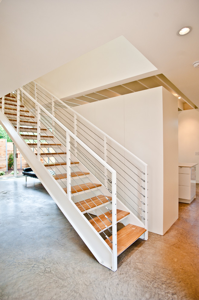 Design ideas for a modern staircase in Dallas.