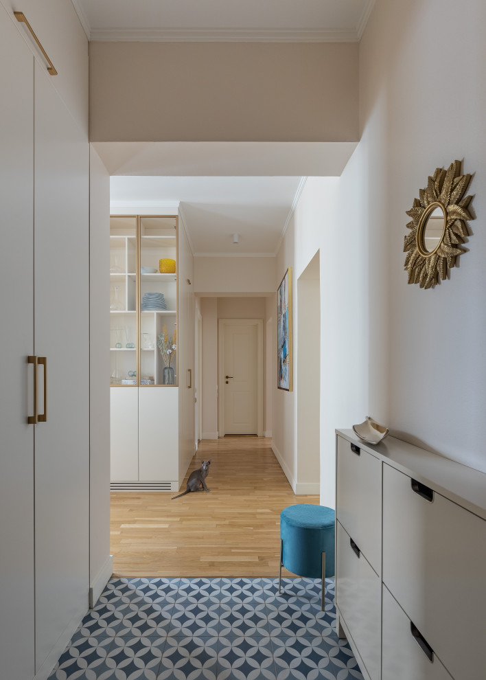 Квартира с желтым диваном