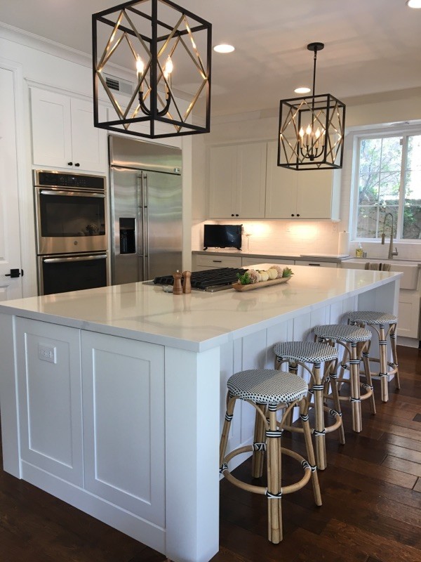 Kitchen - transitional kitchen idea in Orange County