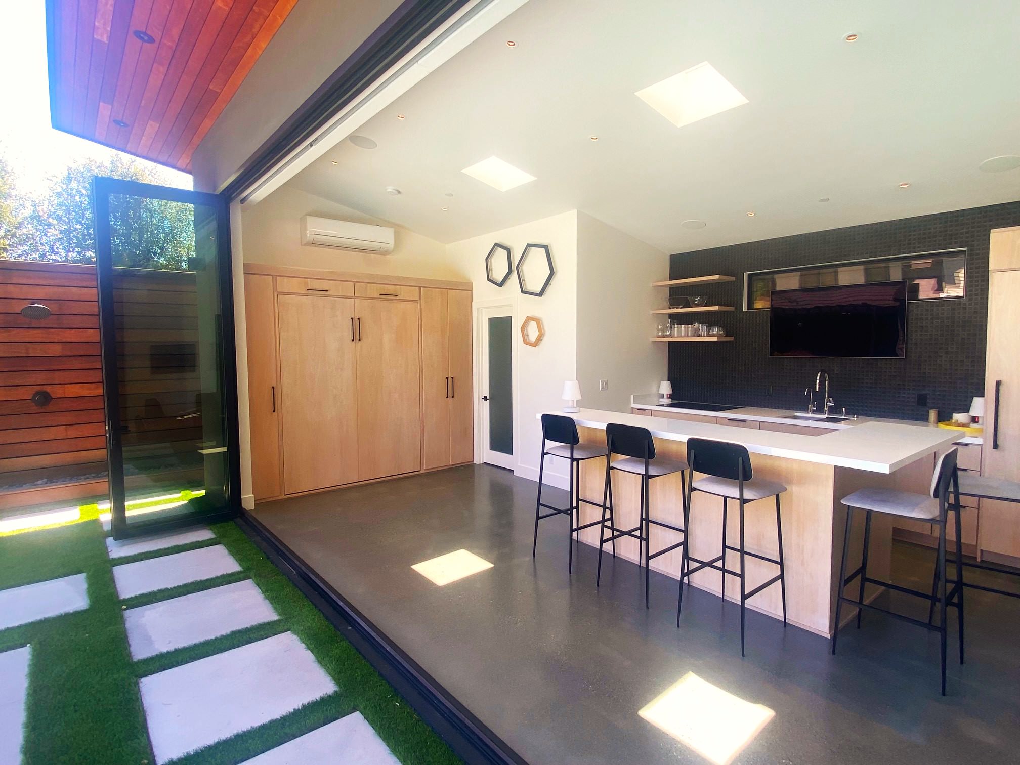 Modern Palm Hill Pool House