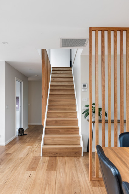 Light Touch contemporary-trappa