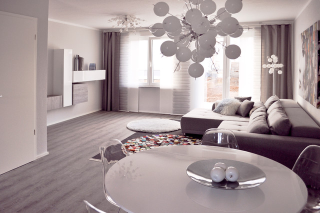 MUSTERHAUS M&Uuml;LHEIM AN DER RUHR contemporary-living-room