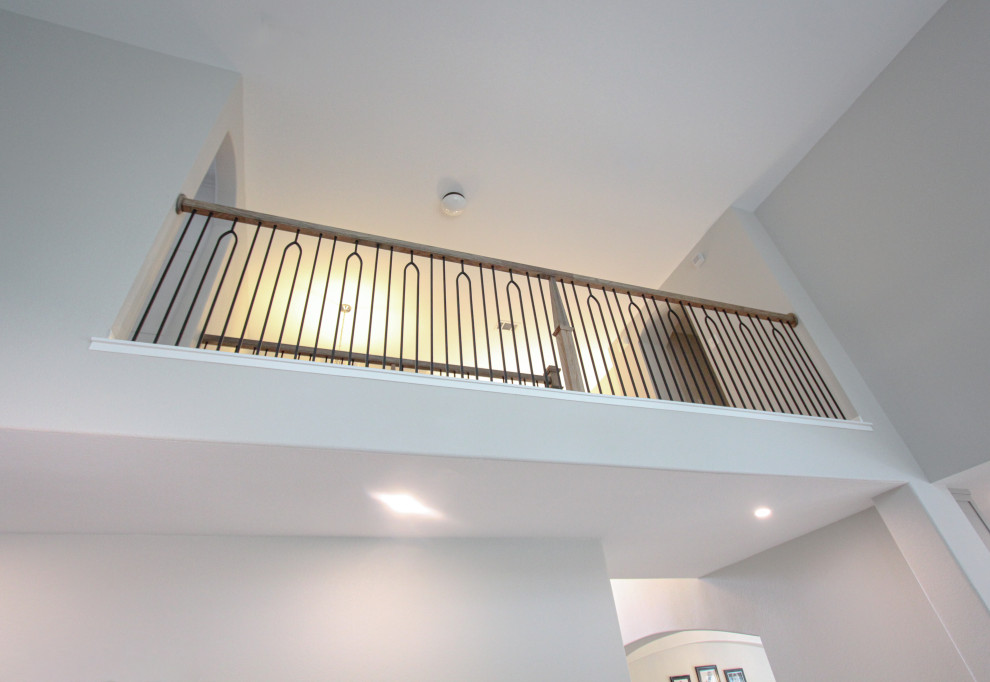 Home design - transitional home design idea in Austin