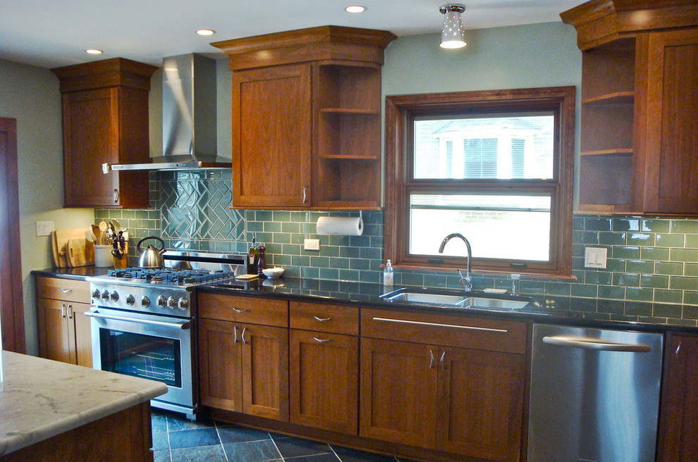 Inspiration for a transitional kitchen remodel in Chicago