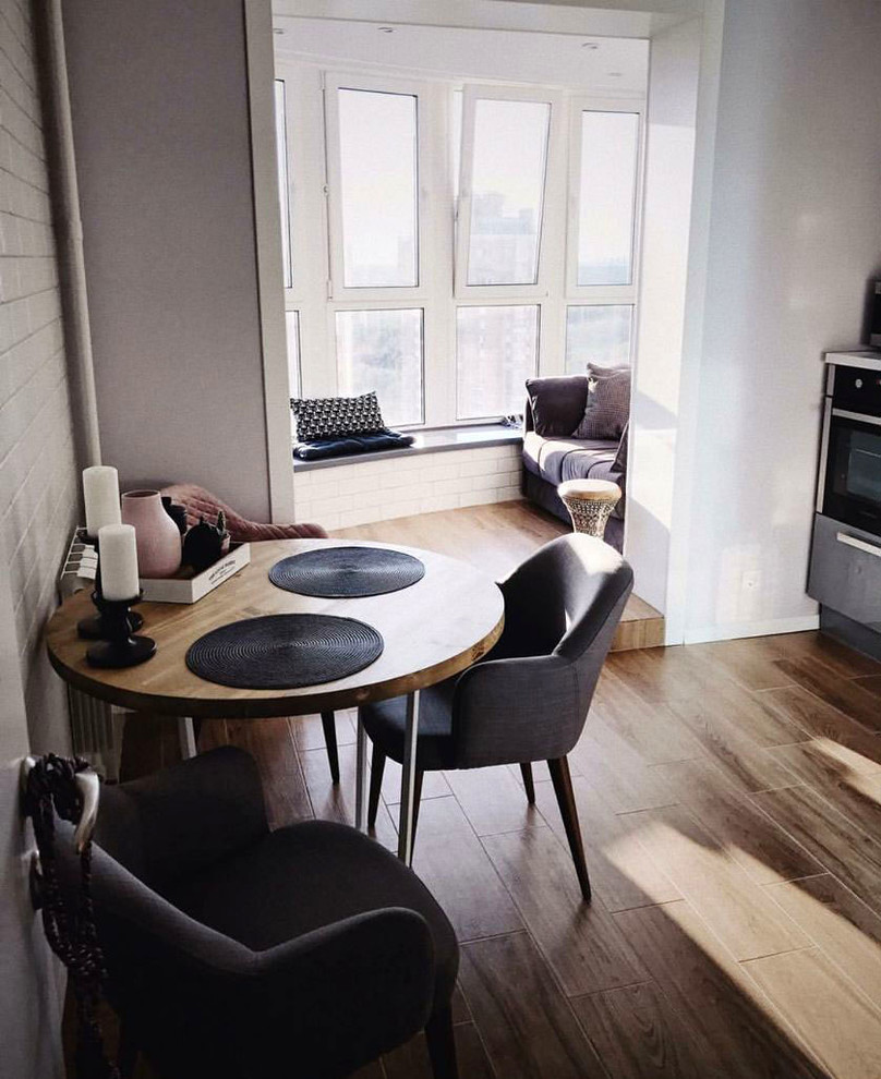 Обеденные столы