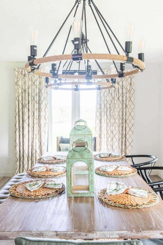 Inspiration for a transitional home design remodel in Toronto