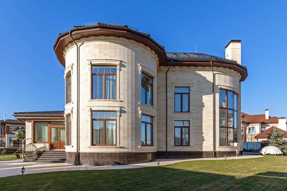 Строительство дома и отделочные работы. Дом на Новой Риге. 700 кв.м.