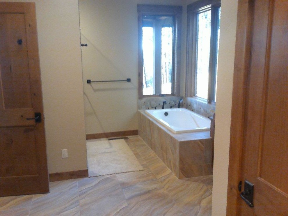 Bathroom - rustic bathroom idea