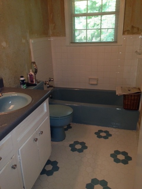 Bathroom - transitional bathroom idea