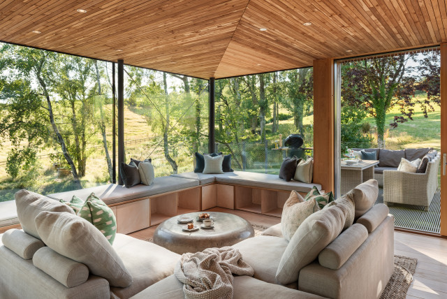 Verte rustic-sunroom