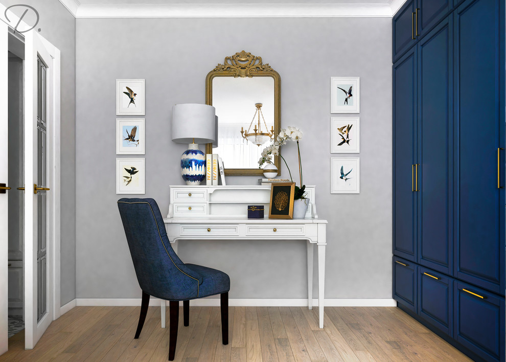 Мир антикварных предметов в интерьере гостиной