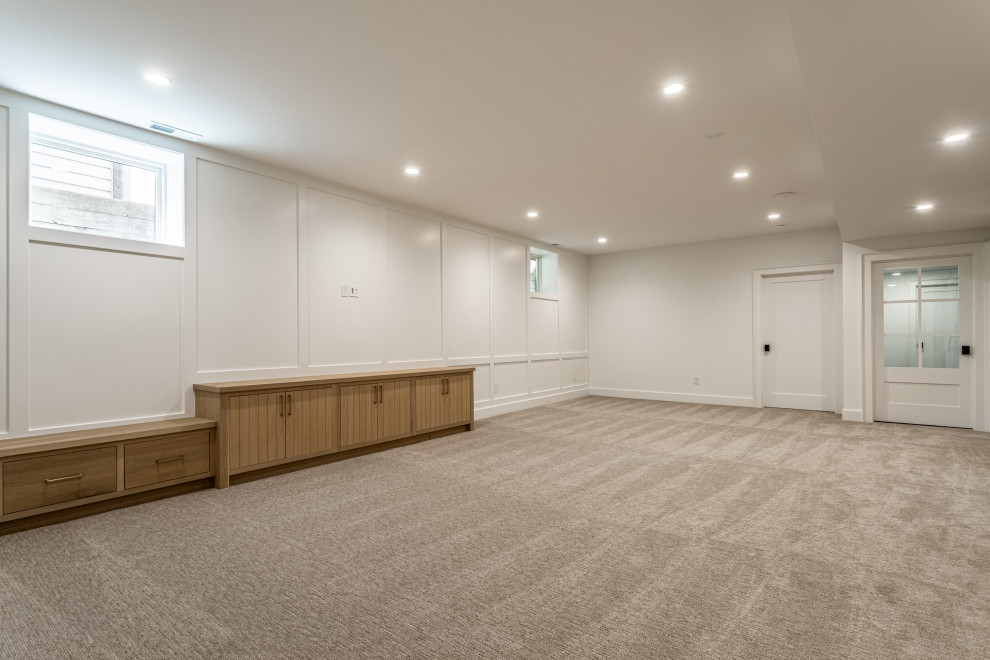 Transitional basement photo in Indianapolis