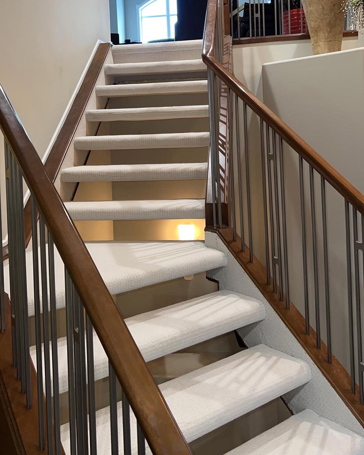 Wrap Around Open Stairs White Carpet