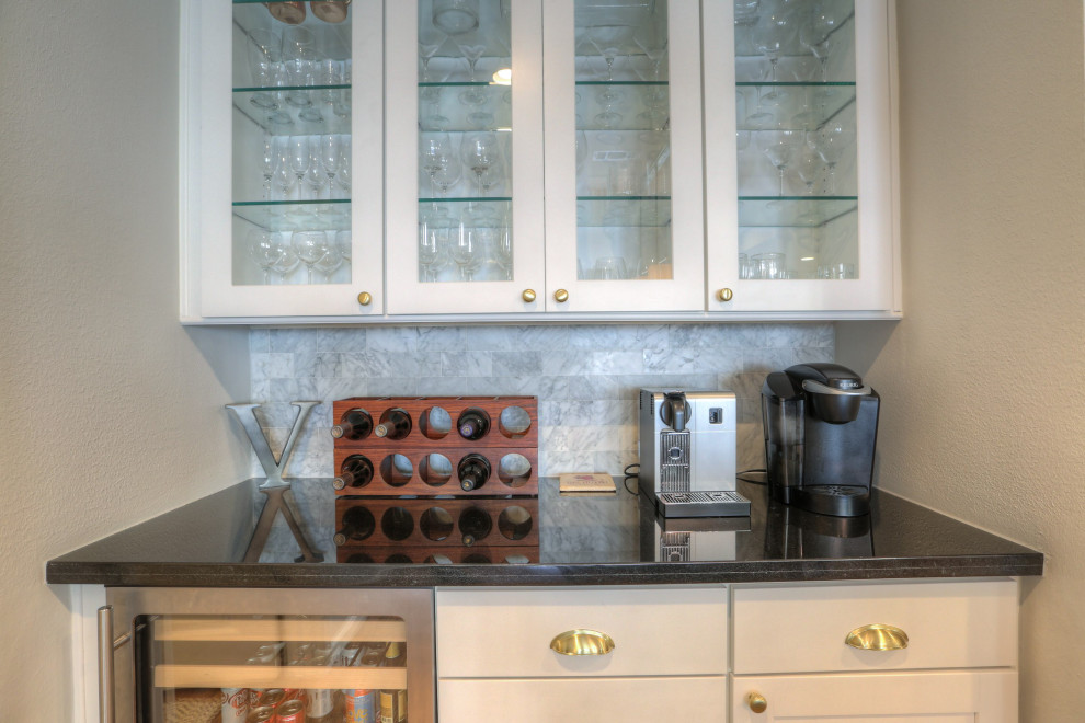 Inspiration for a transitional home design remodel in Houston