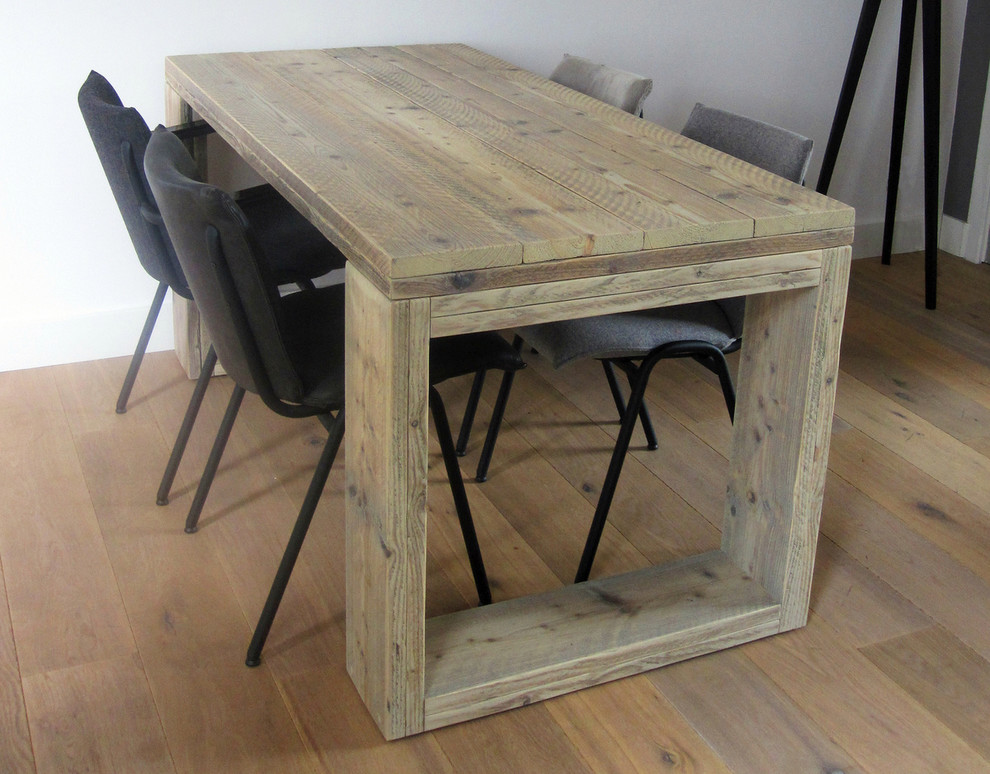 Réalisation d'une salle à manger urbaine.