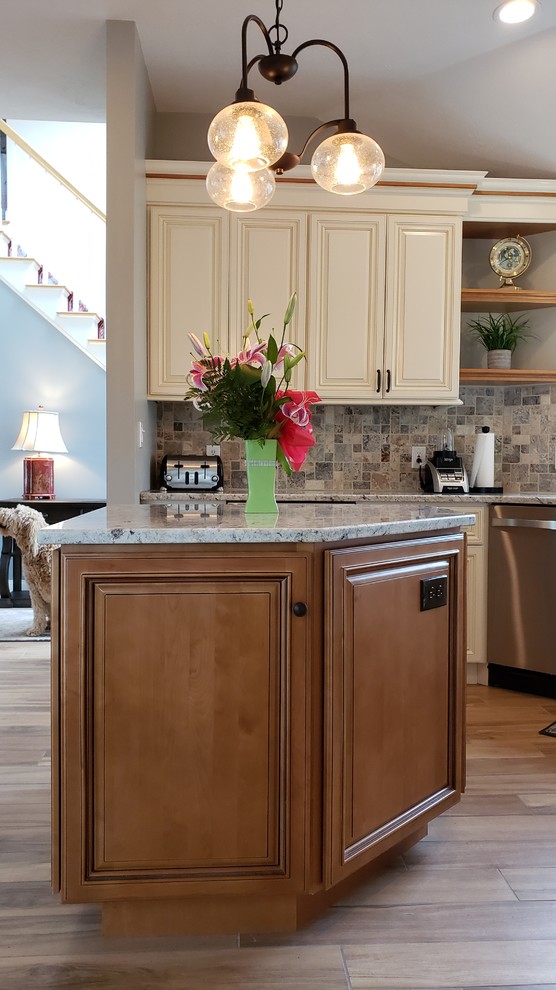 Example of a transitional home design design in Providence
