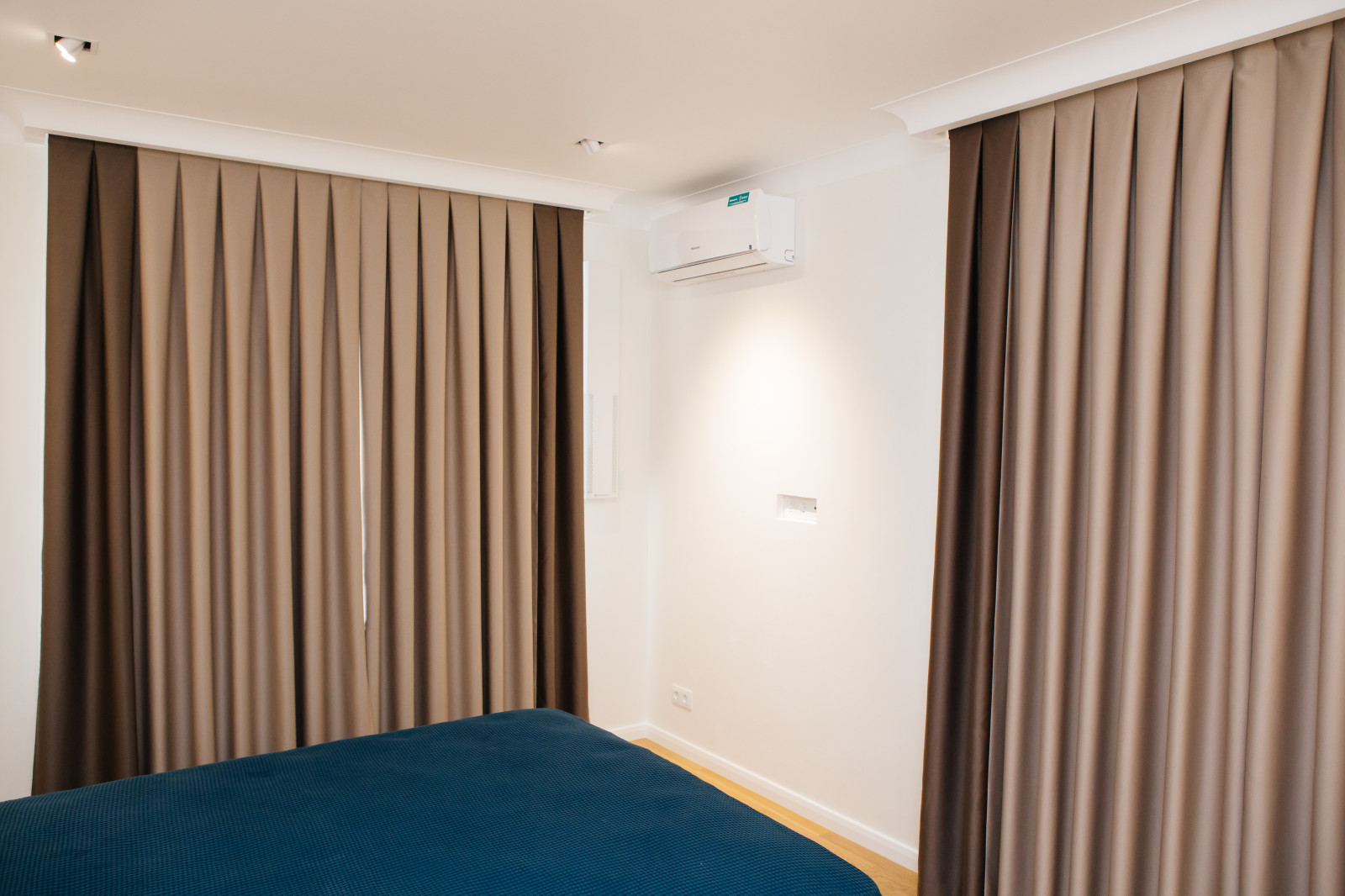 Мужская спальная, шторы блекаут  (ЖК Венский лес г. Уфа)