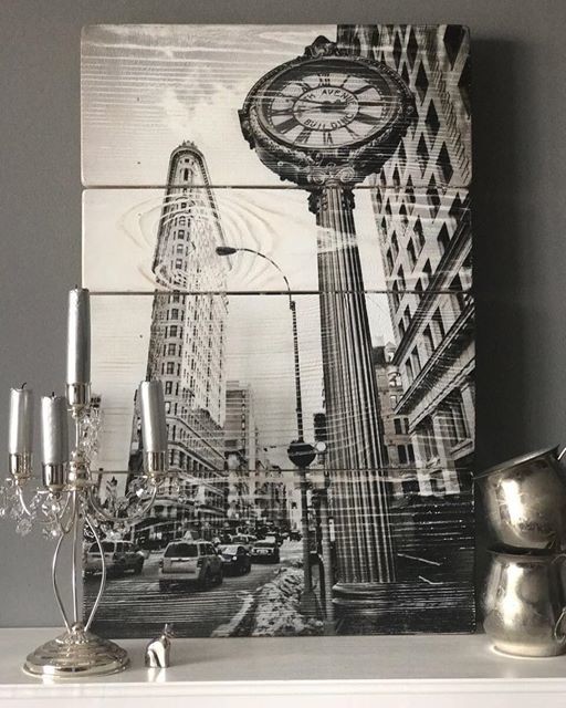 Образцы на консоли в дизайн студии