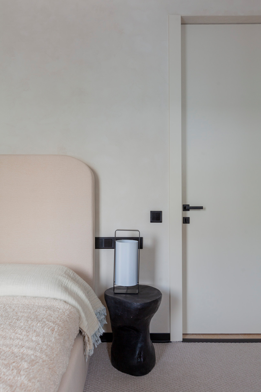 Добрая квартира - интерьер 49м² в доме XIX века