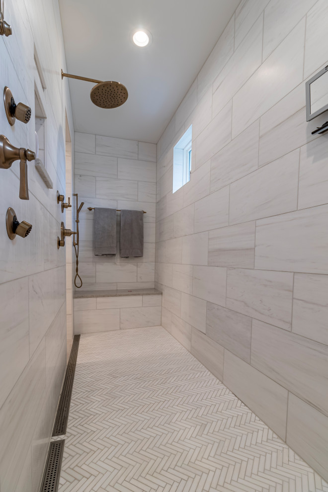 This is an example of a rural ensuite bathroom in Chicago with a built-in shower, grey tiles, ceramic tiles, white walls, ceramic flooring, white floors, an open shower, a shower bench, a coffered ceiling and wainscoting.