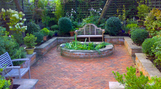 Photo of a traditional patio in London.