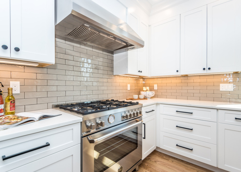 Transitional kitchen photo in Boston