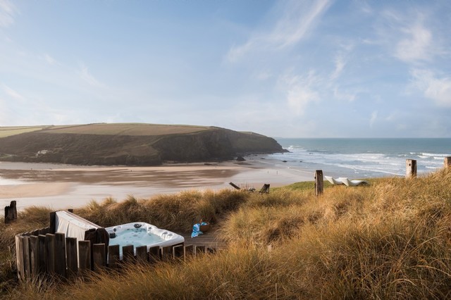 Saphir Beach House coastal-pools-and-hot-tubs