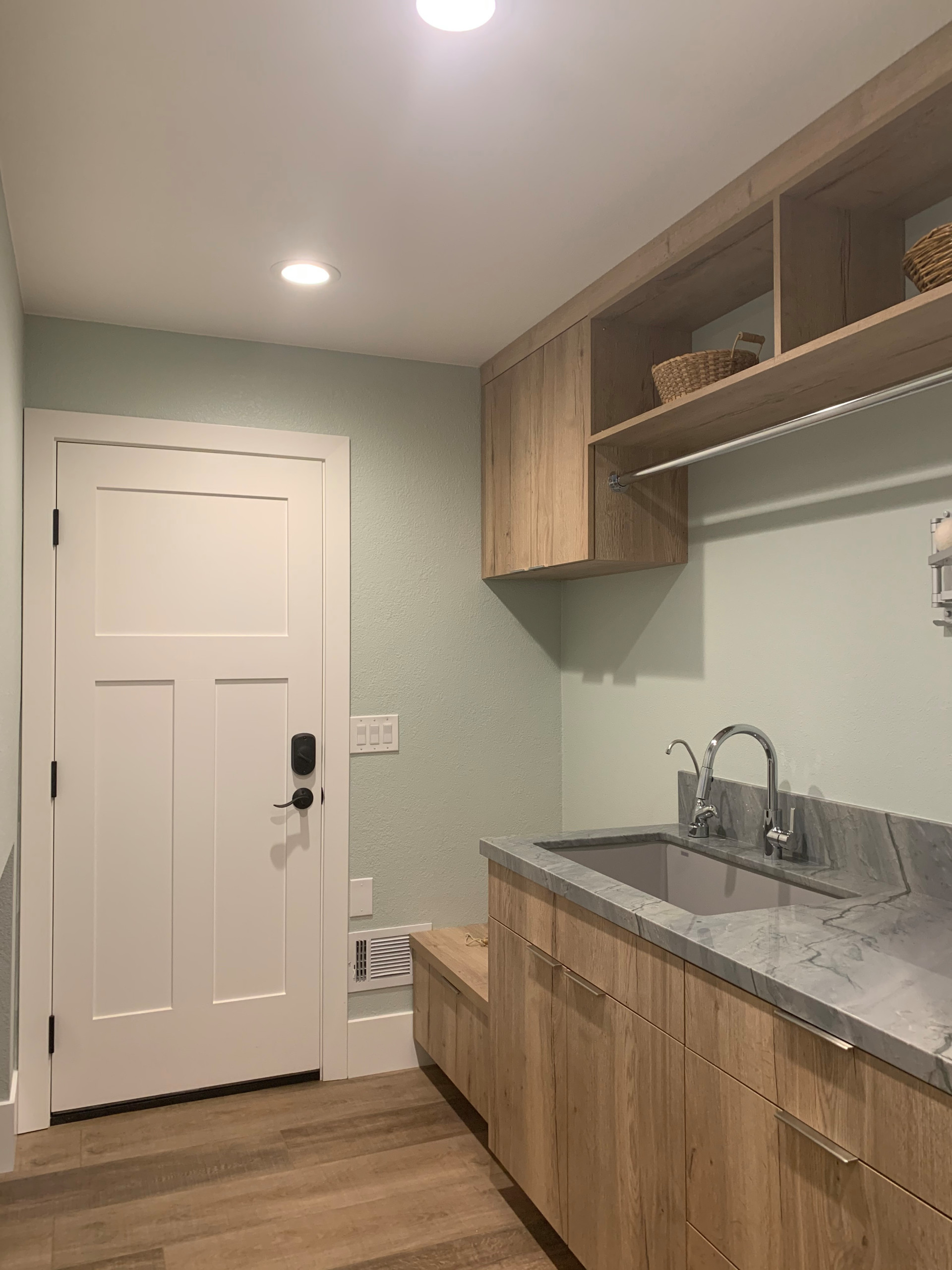 MUDROOM/LAUNDRY-Super functional, lots of storage, bench & deep sink