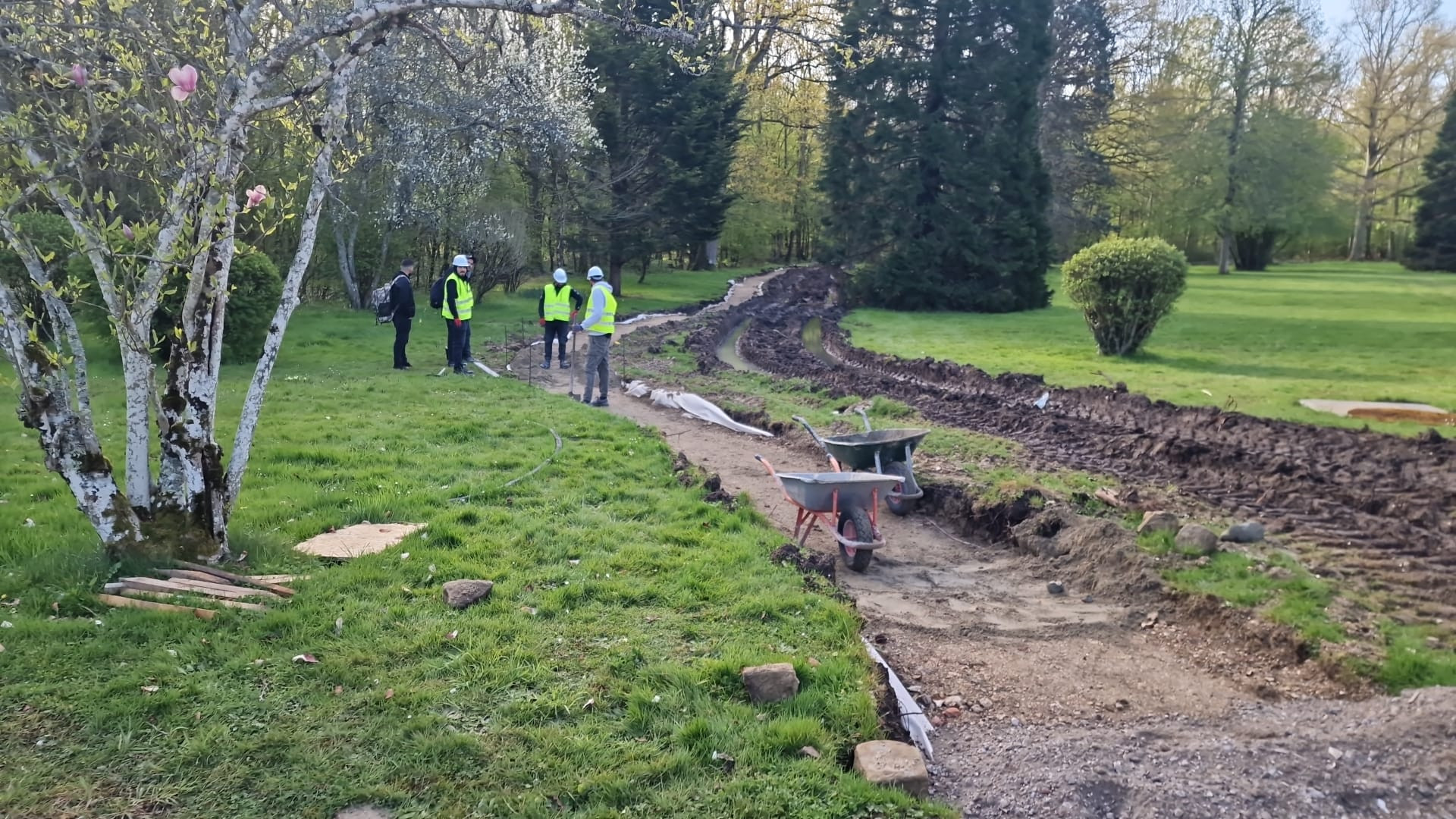 Pavage en Pavé Parisien – Un Chemin d’Élégance pour un Château en Île-de-France