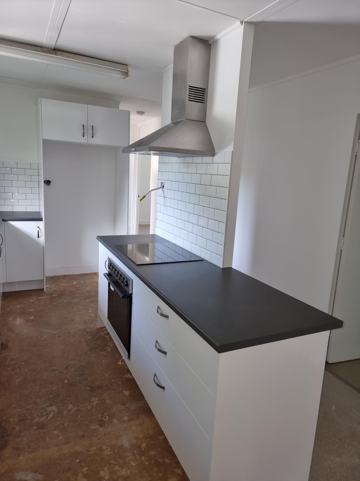 Kitchen & Bathroom
