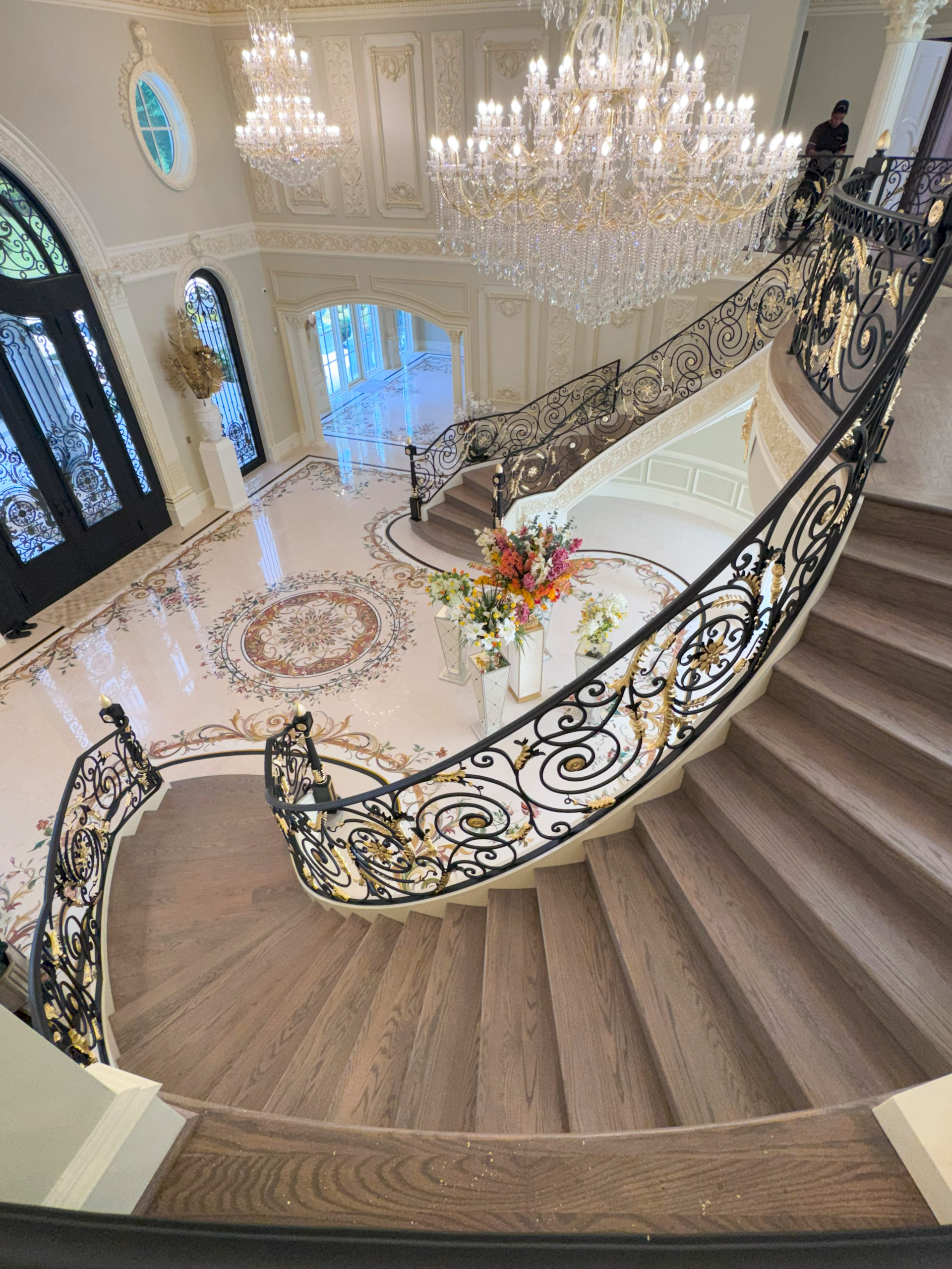 135_Vibrant Staircase with Touch of Historic Grandeur, Great Falls, VA 22066
