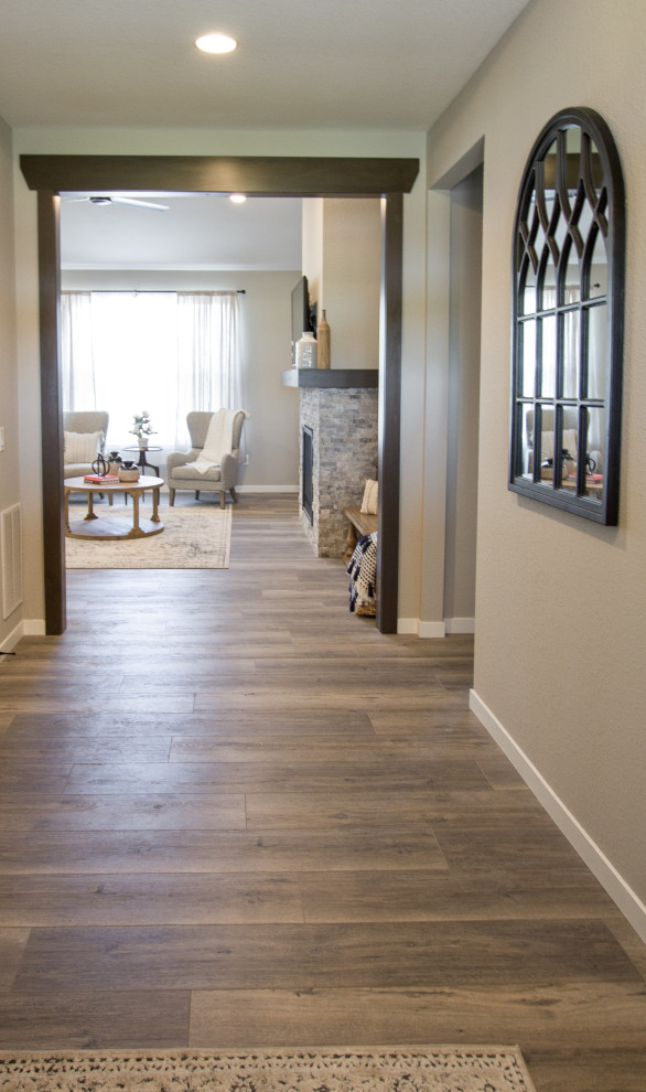 Entryway - transitional entryway idea with beige walls
