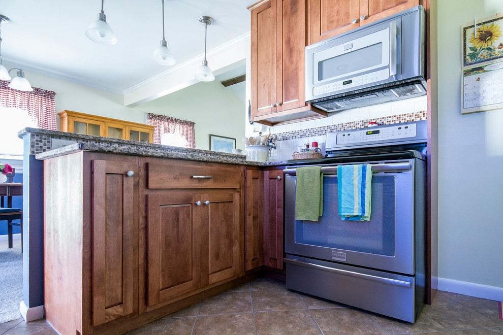Home design - transitional home design idea