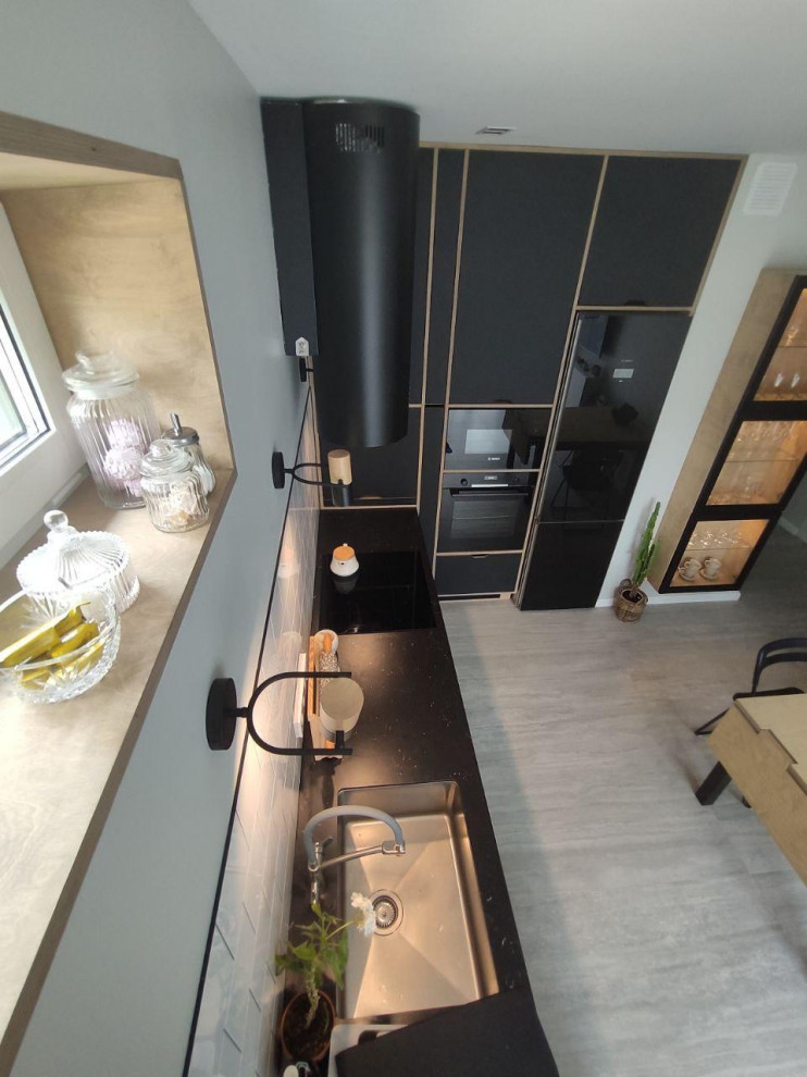 Кухня из фанеры и пластика FENIX.