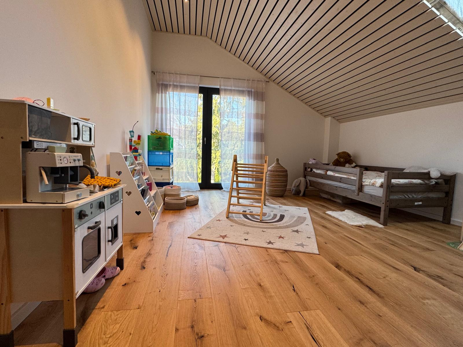 Dachgeschoss mit Kinderzimmer 1