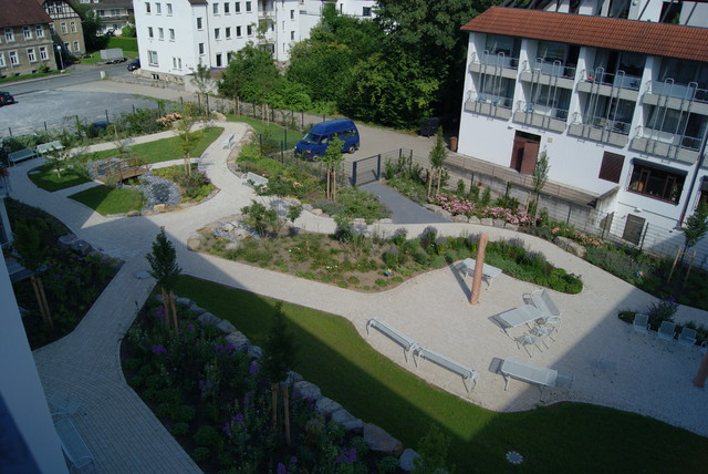 Au&szlig;enanlage Pflegeheim garden