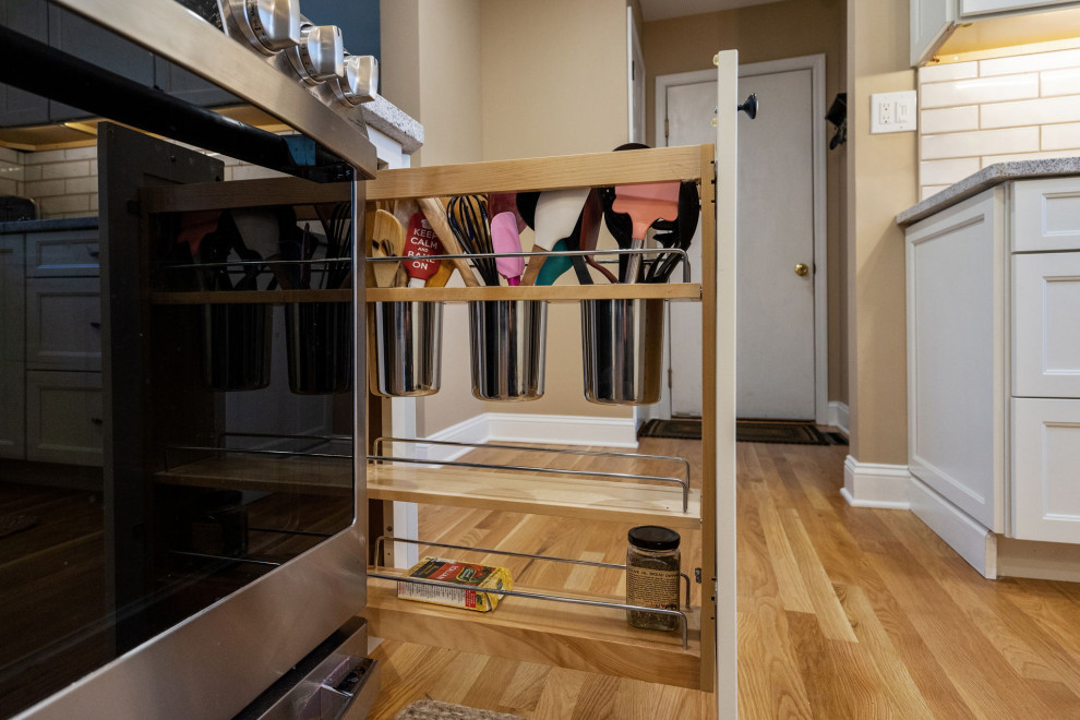 Example of a transitional kitchen design in Boston