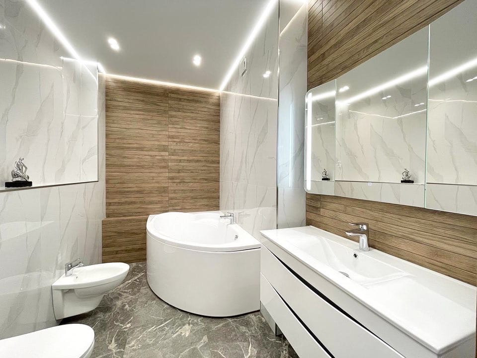 Современные потолки в ЖК на Трудовой